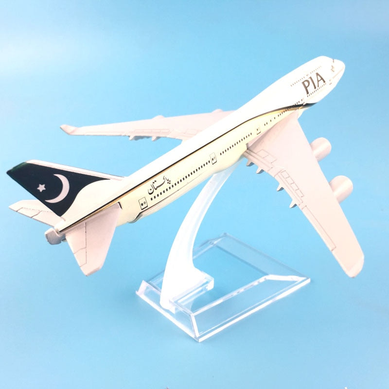 Air Pakistan PIA Boeing 747 Aircraft Metal 1:400 Collectible Replicas