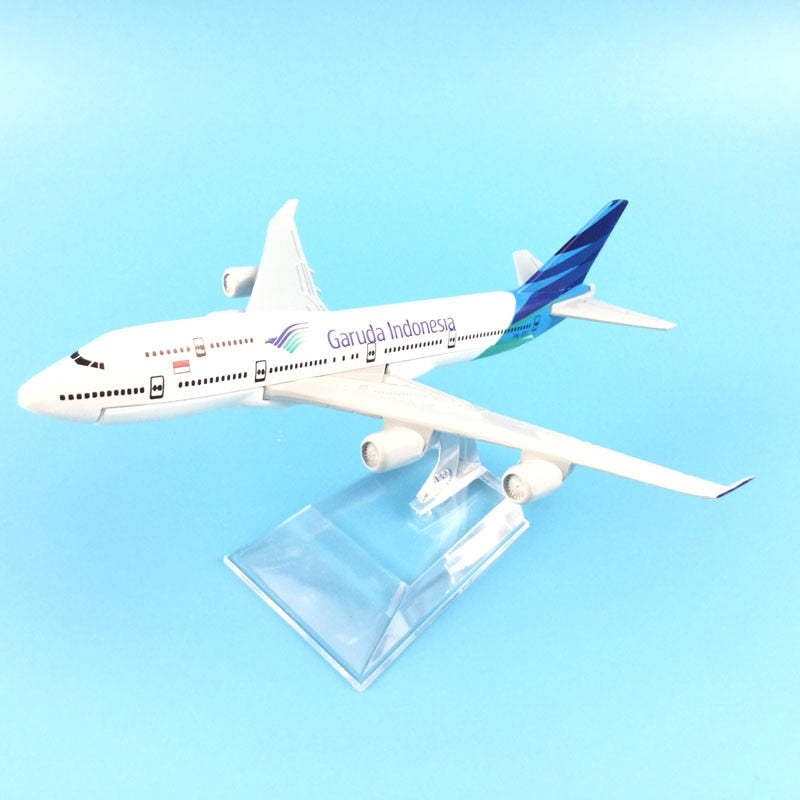 Air Garuda Indonesia Airlines Airbus A330 and Boeing 747 Aircrafts Metal 1:400 Collectible Replicas