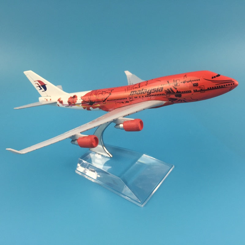 Air Malaysia Red Flower Boeing 747 Aircraft Metal 1:400 Collectible Replicas