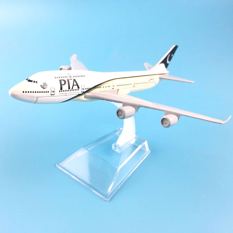 Air Pakistan PIA Boeing 747 Aircraft Metal 1:400 Collectible Replicas