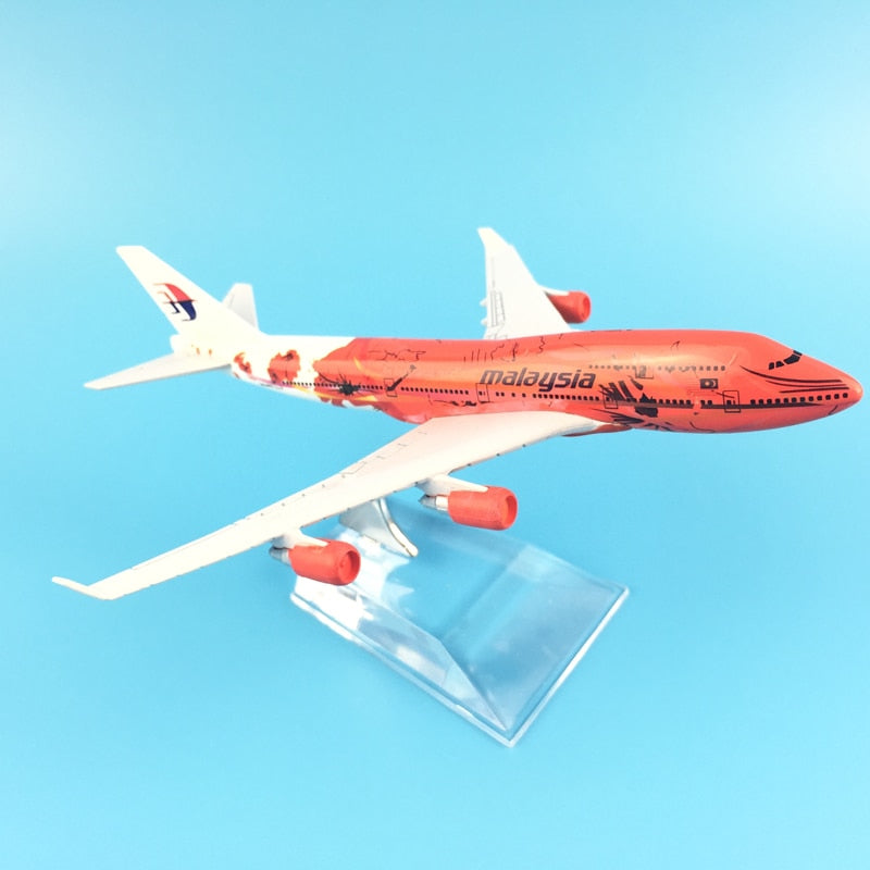 Air Malaysia Red Flower Boeing 747 Aircraft Metal 1:400 Collectible Replicas