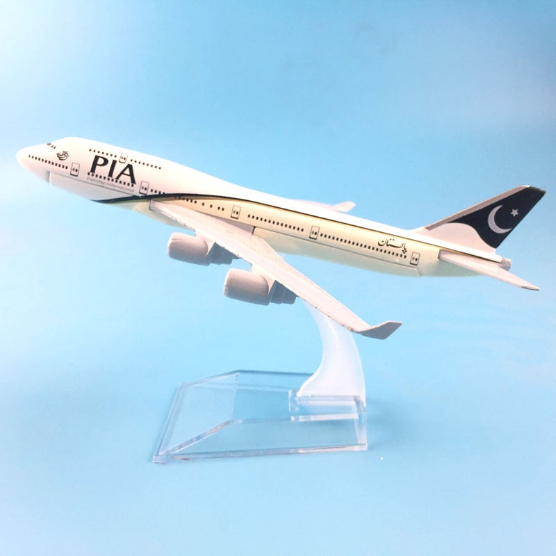 Air Pakistan PIA Boeing 747 Aircraft Metal 1:400 Collectible Replicas