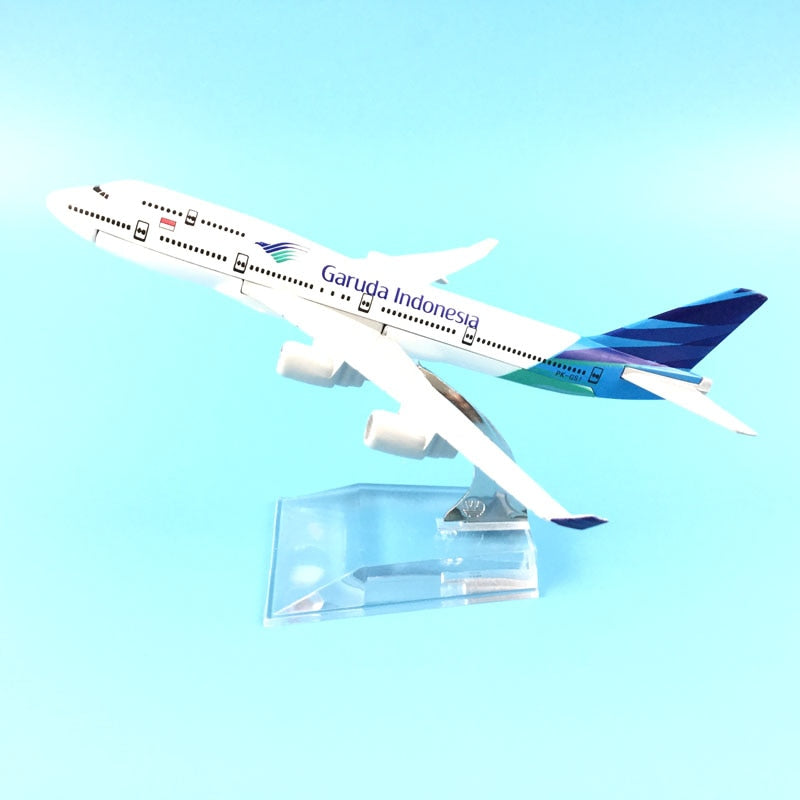 Air Garuda Indonesia Airlines Airbus A330 and Boeing 747 Aircrafts Metal 1:400 Collectible Replicas